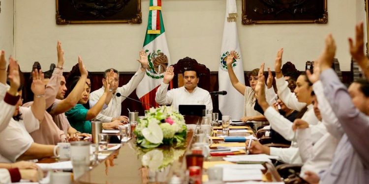 En la primera sesión ordinaria de 2020 el alcalde Renán Barrera Concha refuerza acciones a favor de las mujeres del municipio