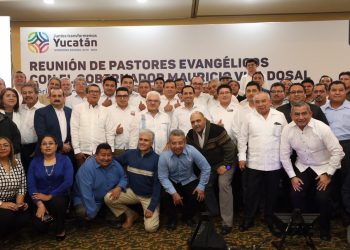 Encuentro del gobernador Vila Dosal con representantes de iglesias cristianas y evangélicas en el Estado