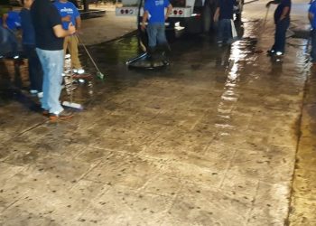 Mejoran la imagen de la zona del Eulogio Rosado con la limpieza minuciosa de aceras y calles