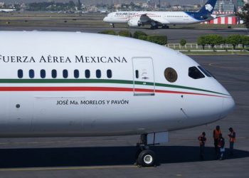 El presidente AMLO propone “rifar” el avión presidencial en la Lotería Nacional