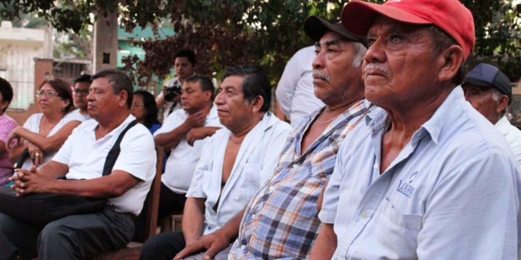 Campesinos preocupados por no poder ingresar a programas federales dicen