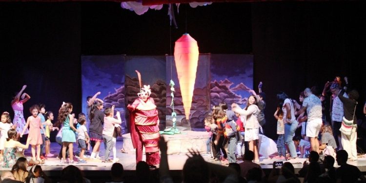 Miles de personas han convivido y disfrutado la primera semana del Mérida Fest