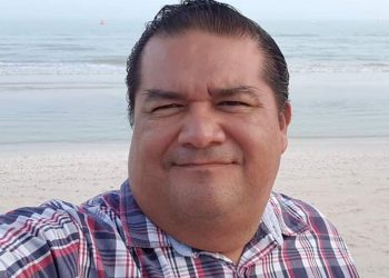 Fallece empleado municipal de paro fulminante en auto: Herbert M.F. era titular de Comunicación Social de Bienestar Social