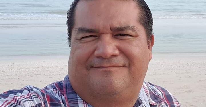 Fallece empleado municipal de paro fulminante en auto: Herbert M.F. era titular de Comunicación Social de Bienestar Social