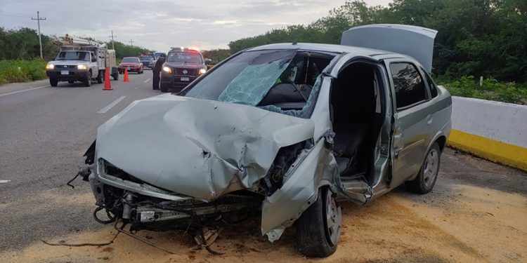 Pierde el control del vehículo y choca en la Mérida-Motul