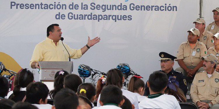 El Ayuntamiento de Mérida informa de un “accidente” en el Centro Cultural Olimpo: a un policía, dicen, se le disparó un arma