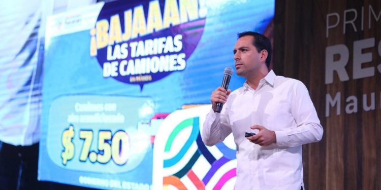 Gobernador Vila hizo llamado a la “unidad”, durante su Informe e dio a conocer las acciones de su gobierno apoyado por vídeos e imágenes