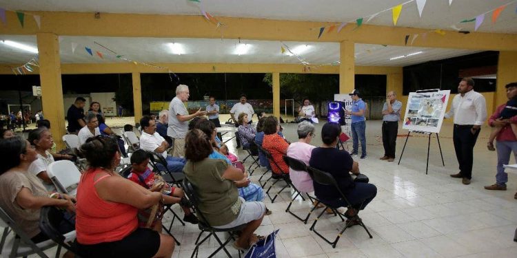 Vecinos de la comisaría de Cholul y funcionarios del Ayuntamiento de Mérida se reunieron para trabajar en el proyecto de diseño participativo de su parque