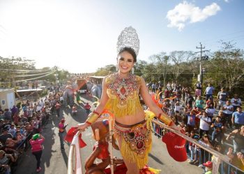 Masiva afluencia de familias al carnaval de Mérida