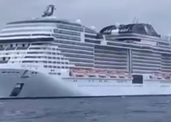 Entre órdenes contradictorias, finalmente atracó en Cozumel el crucero MSC Meraviglia / Dijo el presidente AMLO que sería inhumano negarles atracar en el puerto pero no hay casos de coronavirus, afirmó