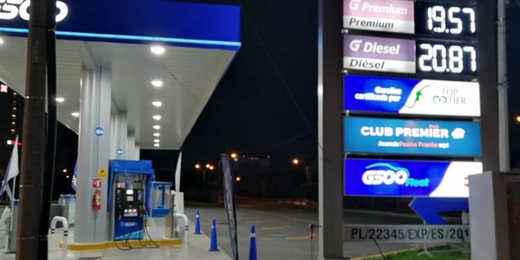 Dice Ayuntamiento de Mérida que procederá conforme a derecho corresponda luego de que empleados de gasolinera clausurada en Jardines de Vista Alegre retiraron por segunda ocasión sellos de clausura