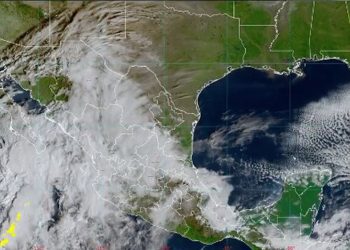 En las próximas 24 horas, la masa de aire frío que impulsó al frente frío No. 36, permanecerá cubriendo la península de Yucatán y golfo de México