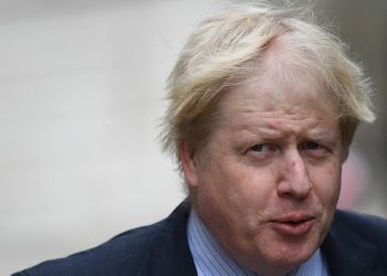 Periodistas británicos boicotearon una sesión informativa en Downing Street, ante pretensión de Boris Johnson de seleccionar quién podía entrar, y quién no, a la conferencia de prensa
