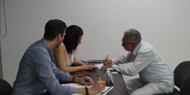 Promueve Gobierno del Estado y gremio notarial mayor certeza jurídica con cursos, según dicen