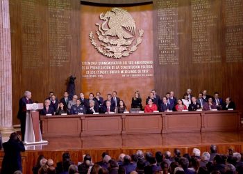 Gobernador Mauricio Vila Dosal presente en la ceremonia por 103 aniversario de la Constitución mexicana