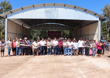 Inauguran primera etapa de planta comercializadora de mamey en Akil