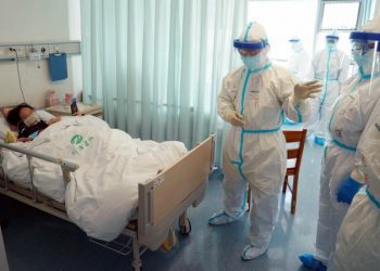 Corea del Sur en Alerta Roja por el coronavirus / Se contempla el cierre temporal de las escuelas y reducir la operación del transporte público y los vuelos hacia y desde Corea del Sur