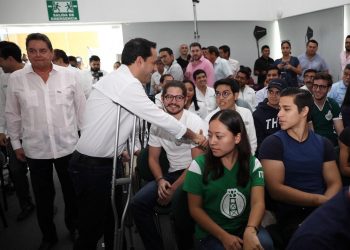 Se reúne el Gobernador Mauricio Vila Dosal con estudiantes del Instituto Tecnológico del Petróleo y Energía (ITPE): “Yucatán será el único estado de la República en producir más energía limpia”