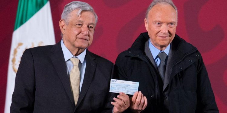 FGR entregó 2 mil millones de pesos al Instituto para Devolver al Pueblo lo Robado; se repartirán a ganadores del sorteo de la Lotería Nacional, dijo el presidente AMLO
