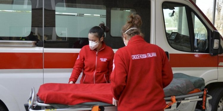 Personas asintomáticas, infectadas con el coronavirus de Wuhan / El virus se puede transmitir de forma asintomática, advierten