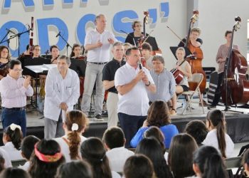 El alcalde Renán Barrera asistió al segundo concierto didáctico de la Orquesta  Sinfónica Italiana “Matteo Goffrieller”