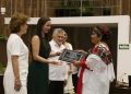 Entregan a destacada partera yucateca el Reconocimiento “Pánfilo Novelo Martín”