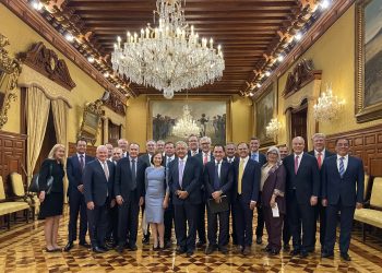 Reclama el SAT pago de impuestos a Walmart por más de 10.5 mil millones de pesos