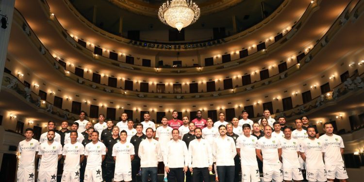Se toman foto oficial con los Venados / Promoverán los atractivos turísticos del Estado