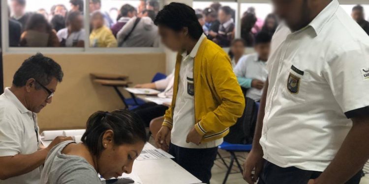 Del 26 de febrero al 24 de marzo, el Gobierno de México entregará 54 millones 108 mil 800 pesos en beneficio de 33 mil 818 alumnos que cursan estudios en 90 escuelas públicas de educación media superior en Campeche