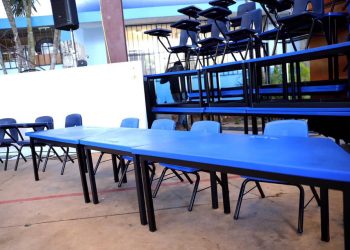 Estudiantes de la primaria “Benito Juárez García” cuentan con pizarrones, mesas y sillas nuevas