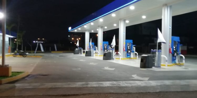 Un año de lucha de vecinos contra la gasolinera de Jardines de Vista Alegre