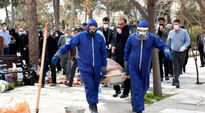 Se cierran más fronteras: Los países de Medio Oriente han comenzado a cerrar sus fronteras a medida que el número de casos en la región se elevó a más de 8,600