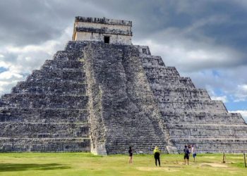 INAH garantiza solución de los artesanos de Chichén Itzá, con plan del Tren Maya