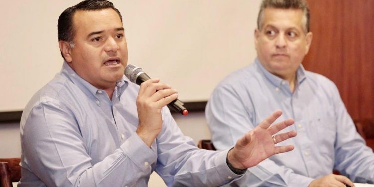 Los trámites y servicios en línea, una opción que contribuye a mantenerse en casa, señala el alcalde Renán Barrera