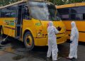 “Desinfectan” autobuses del transporte público en Yucatán