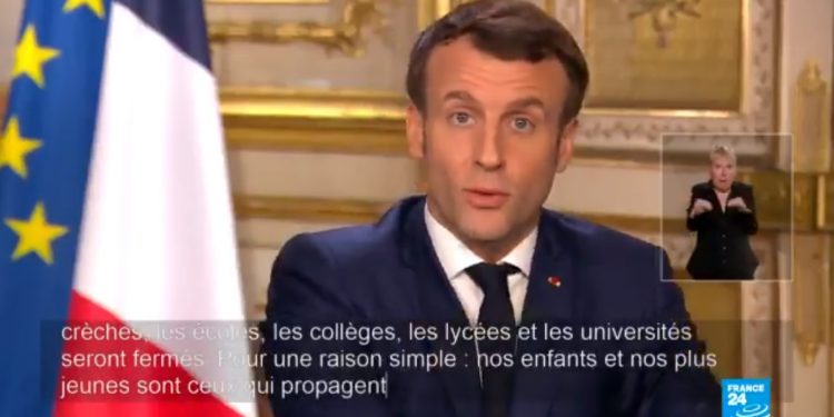 El gobierno francés decidió cambiar su estrategia contra el Coronavirus e impuso el cierre, a partir de la medianoche y hasta nuevo aviso, de restaurantes, bares, tiendas