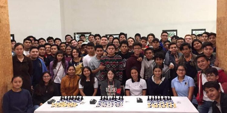 Bachilleres de la UADY arrasan en ajedrez