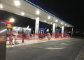 Tras clausura de gasolinera G500 en Jardines de Vista Alegre ayer por la noche, fueron arrancados por tercera vez los sellos municipales e inclusive hubo conato de agresión contra una inspectora del Ayuntamiento de Mérida
