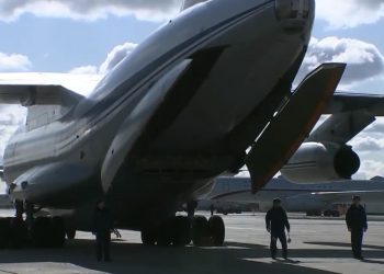 En Italia, el gobierno rechaza teoría de la oposición sobre origen de laboratorio del coronavirus / Buscan jalar agua para su molino, como en México, utilizando como arma la emergencia de salud