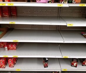 Acaban con productos en los supermercados en Mérida / Compras de pánico y autoreclusión
