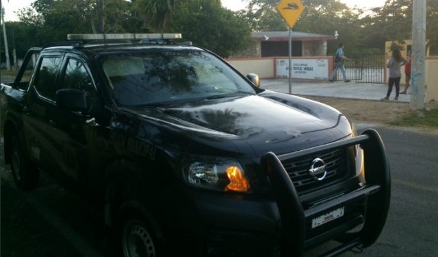 Detuvo SSP en Mérida a dos individuos que portaban sendas armas de fuego, luego de que éstos siguieron en automóvil a una persona que se sintió amenazada, según informó la corporación