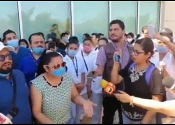 “No tenemos protocolos, no tenemos insumos, no tenemos capacitación” se quejan exaltadas trabajadoras de salud del ISSSTE