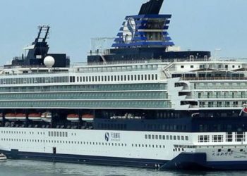 Por razones humanitarias, se permitirá el desembarco de un ciudadano británico, de la tercera edad (71 años), que viaja en el crucero Marella Explorer II, para ser atendido de urgencia en un hospital