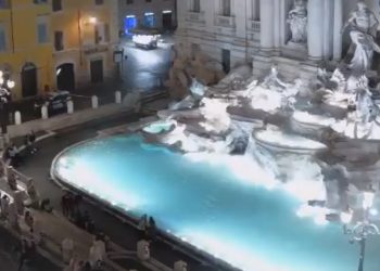 Después de la Plaza y la Basílica de San Pedro cierran también la Fuente de Trevi