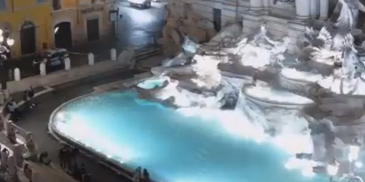 Después de la Plaza y la Basílica de San Pedro cierran también la Fuente de Trevi
