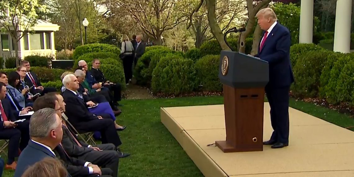 Si Estados Unidos logra mantener las muertes por coronavirus en “100,000 o menos”, “habremos hecho un buen trabajo”: Donald Trump / Más de un millón de personas en los Estados Unidos podrían contraer el coronavirus, afirman autoridades de ese país