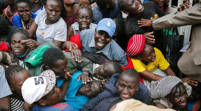 Varios países podrían sufrir nuevas oleadas de disturbios si las medidas gubernamentales para mitigar la pandemia de coronavirus son consideradas insuficientes o percibidas como que favorecen injustamente a los ricos: Fondo Monetario Internacional