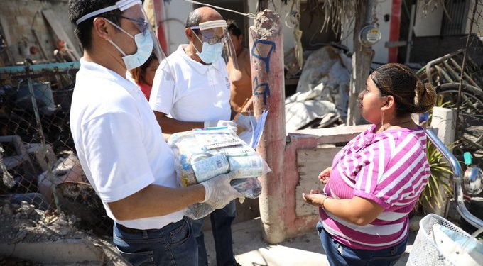 Gobierno del Estado adquirió miles de litros de gel antibacterial con 70% de alcohol para distribuir en los principales hospitales de Yucatán