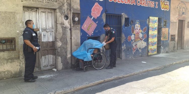 Persona fallece en la vía pública en el centro de Mérida, “convulsionada”, dice policía municipal