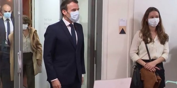 En Francia, el presidente Macron prevé alargar la cuarentena / Alcaldesa socialista de París hace propuestas para levantar el encierro de la capital